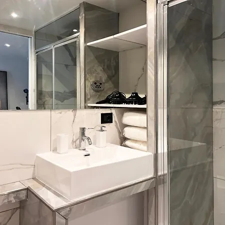 Romantic Aureliana Rom